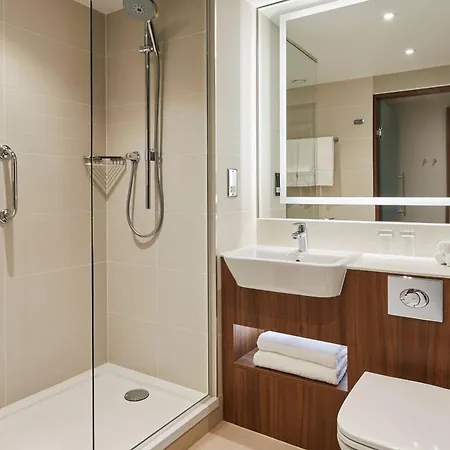 Courtyard By Marriott Airport Hotel 4*