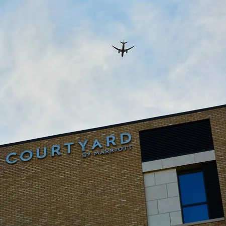 Courtyard By Marriott Airport Hotel 4*