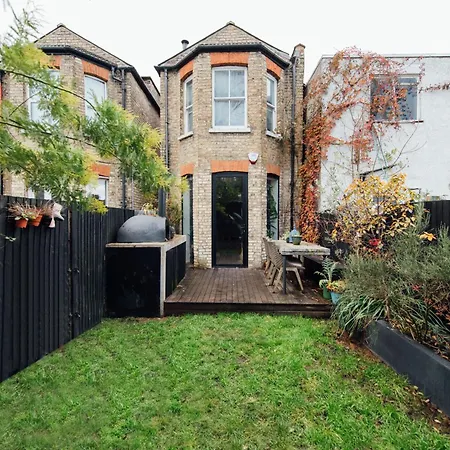 Stylish 2 Bedroom Flat With A Private Sauna Apartment *