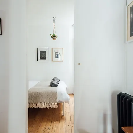 Stylish 2 Bedroom Flat With A Private Sauna Apartment Finchley