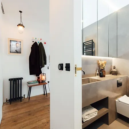 Stylish 2 Bedroom Flat With A Private Sauna Finchley