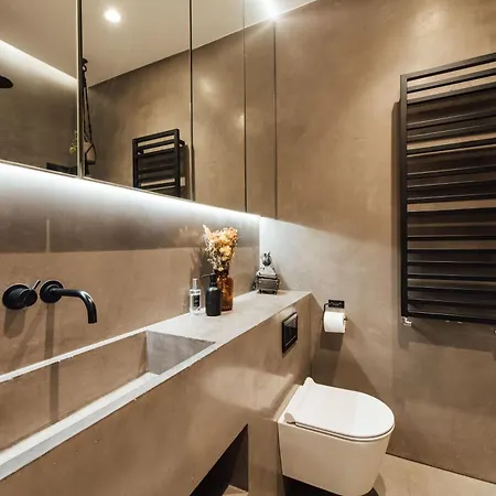 Stylish 2 Bedroom Flat With A Private Sauna Apartment