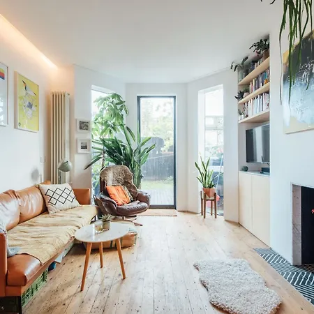 Stylish 2 Bedroom Flat With A Private Sauna Apartment *