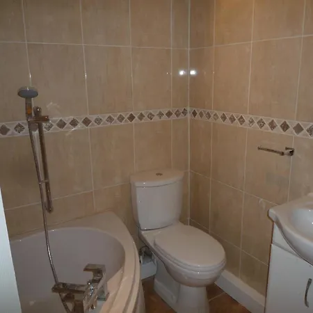 Apartment Bedroom Flat Colliers Wood London