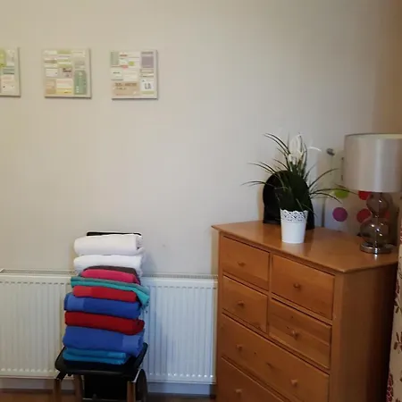 Bedroom Flat Colliers Wood