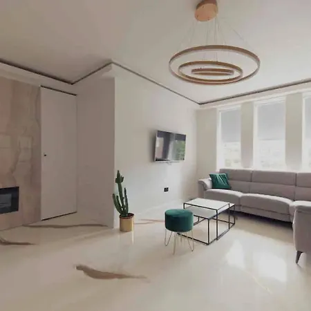 Entire Luxury In Greater Apartment London