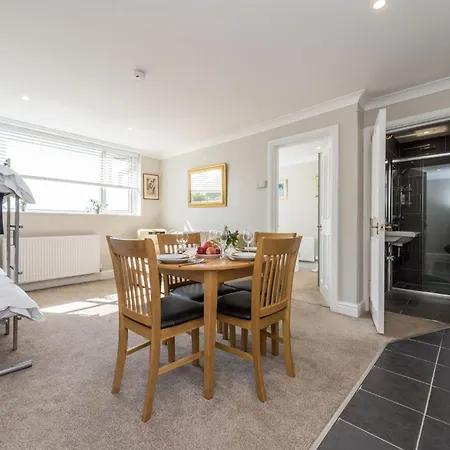 Apartment Stylish Apartment,12 Minutes Tube To Oxford Street,central London,ac,free Wifi