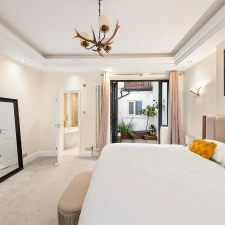 Sg, Knightsbridge With Garden Terrace By Harrods Apartment *