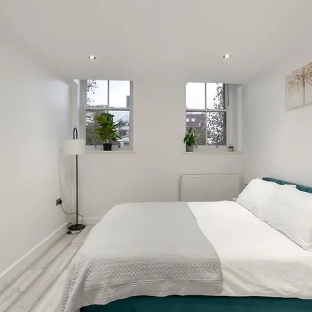 Beautiful Flat Near - Entire Flat - Equipped Kitchen - Private Bathroom * London