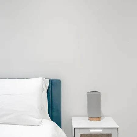 Beautiful Flat Near - Entire Flat - Equipped Kitchen - Private Bathroom Apartment