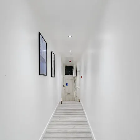 Apartment Beautiful Flat Near - Entire Flat - Equipped Kitchen - Private Bathroom