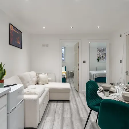 Beautiful Flat Near - Entire Flat - Equipped Kitchen - Private Bathroom Apartment London