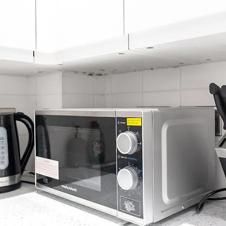 Beautiful Flat Near - Entire Flat - Equipped Kitchen - Private Bathroom Apartment