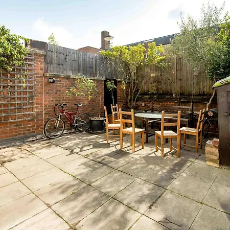 Homestay Hoxton *