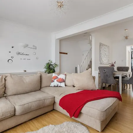 Kensington Two Bedroom House