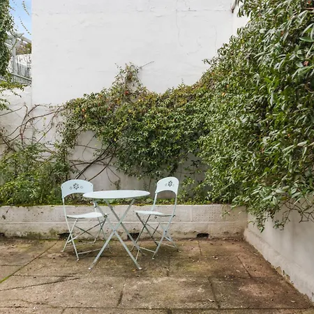 Kensington Two Bedroom House * Londres