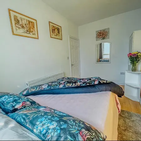 1 Bed Cozy Apartment