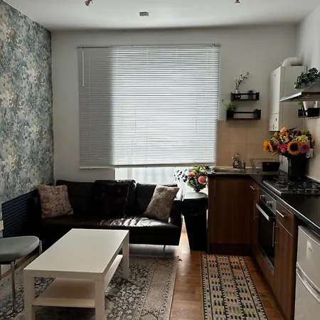 1 Bed Cozy Apartment London