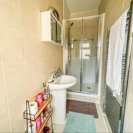1 Bed Cozy Apartment *