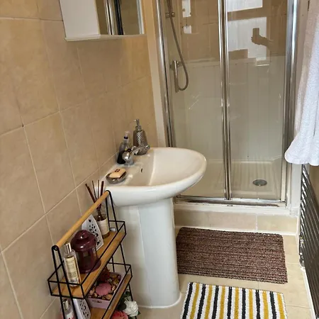 1 Bed Cozy Apartment
