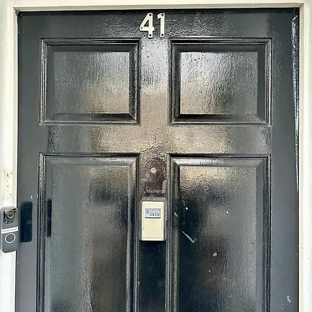 41b Flat Near Zone 1 *