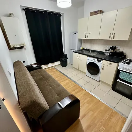 41b Flat Near Zone 1 London