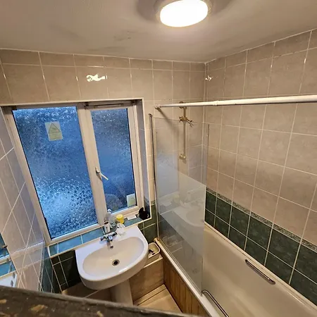 E14 Guest house London