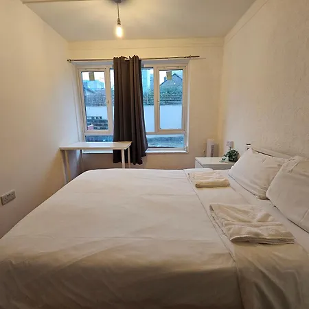 E14 Guest house London