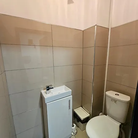 E14 Guest house *