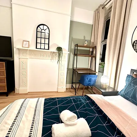 Delux Near Centre Homestay