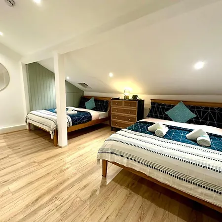 Delux Near Centre Homestay