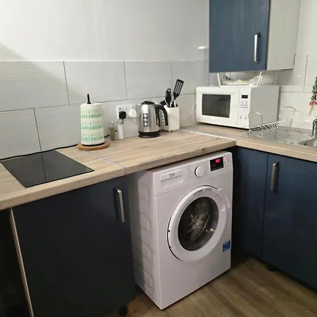 Sleep4 - Close To Station & Local Shops