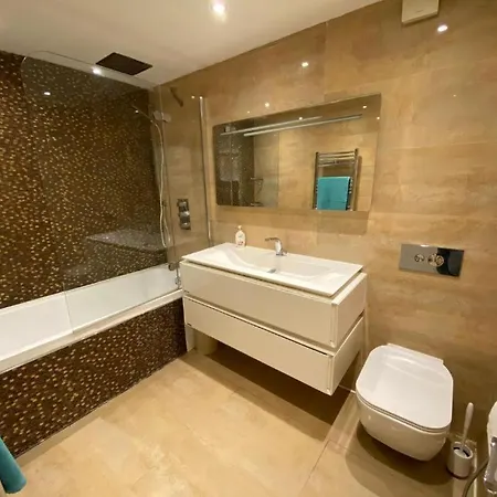 Apartment Wimbledon
