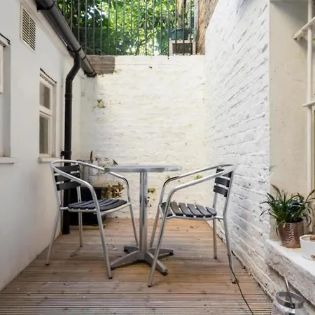Stunning 2bed 2bath In Earls Court Sleeps Six Apartment