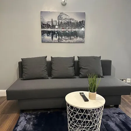 Charming 1 Bedroom Flat With Living In Kings Cross, St Pancras No Lift Londen