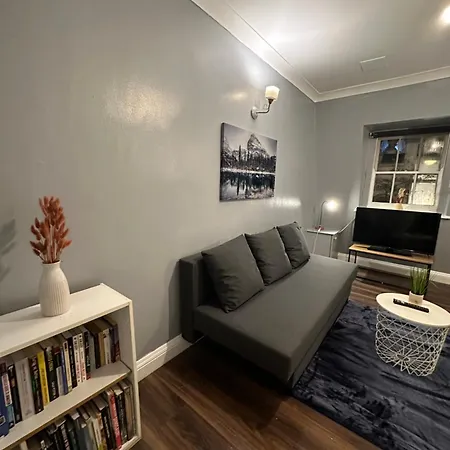 Charming 1 Bedroom Flat With Living In Kings Cross, St Pancras No Lift