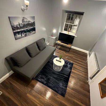 Charming 1 Bedroom Flat With Living In Kings Cross, St Pancras No Lift *