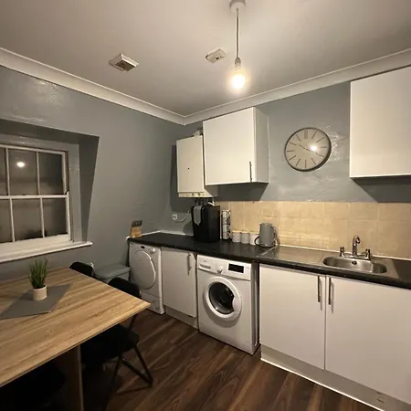 Charming 1 Bedroom Flat With Living In Kings Cross, St Pancras No Lift * Londen