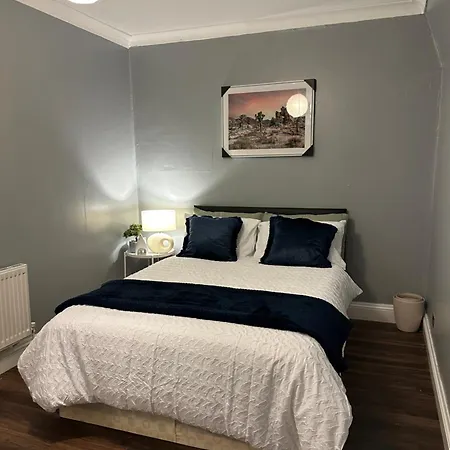 Charming 1 Bedroom Flat With Living In Kings Cross, St Pancras No Lift * Londen