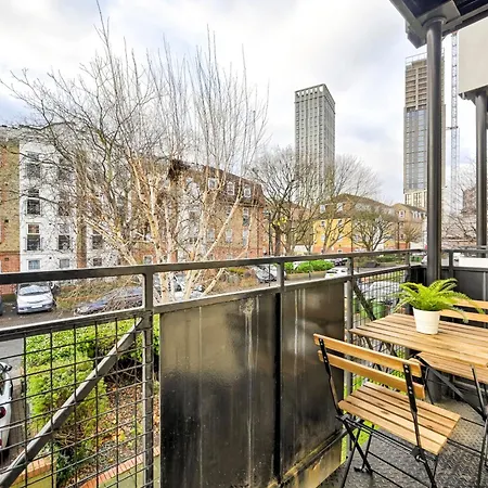 Perfect 1-Bed E15, Sleeps 5, 1 Min From Tube Station, Near Westfields London