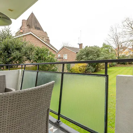 Lovely 2br Flat W Balcony, Golders Tube 5min London