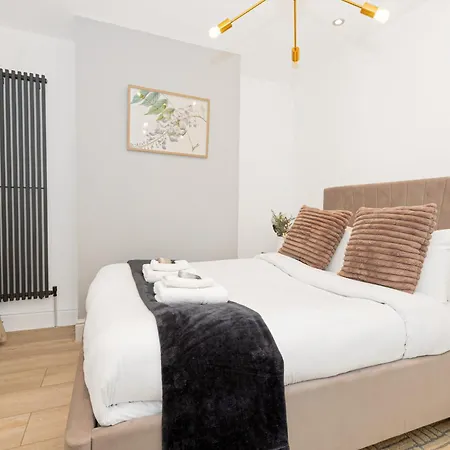 Apartment Classy 2br Btw Wimbledon & Streatham, 10 Min Tube