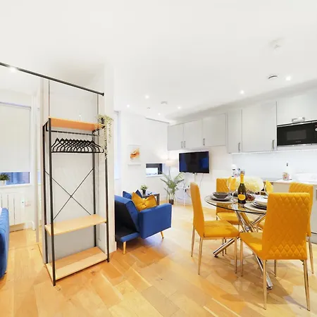 Grand In Apartment