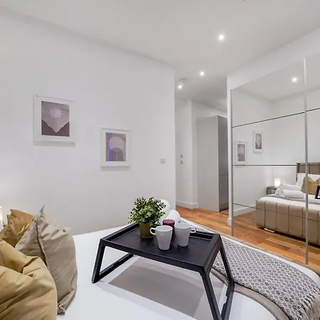 Grand In Apartment *