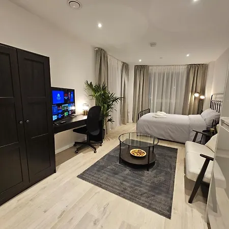 Gallions Apartment *