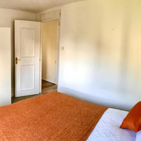 Private 2 Beds Flat Canada Water London