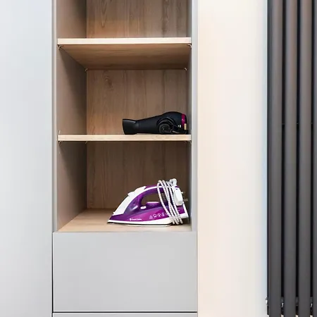 Modern 1 Bedroom North