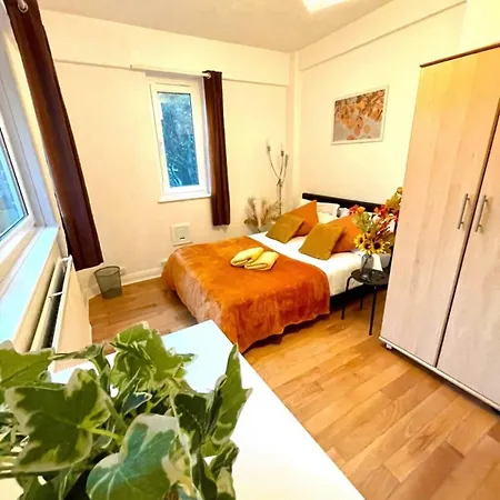 2 Bed Flat Near To Tower Bridge London