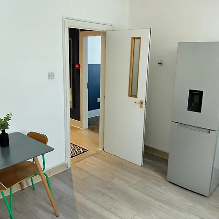Apartment Spacious 5-bedroom, 4-bathroom In Central Zone 1 *