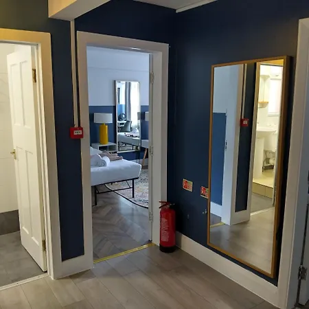Apartment Spacious 5-bedroom, 4-bathroom In Central Zone 1